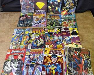 Lot # : 279z - Large group of comic books
