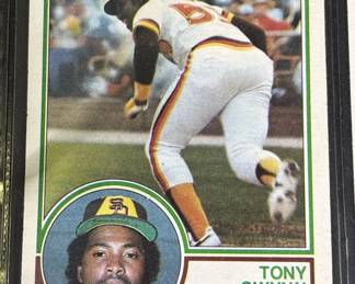 Lot # : 250z - 1983 Topps complete set with Tony Gwynn rookie
