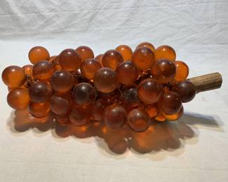 Lot # : 363f - Mid century modern acrylic grapes with stem
