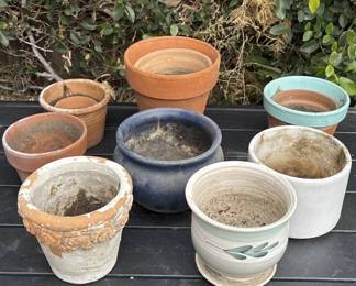 Lot # : 321z - Group of 11 terracotta & ceramic planters
