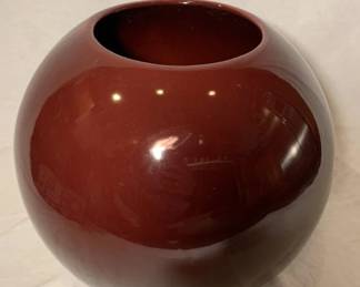 Lot # : 387f - Haeger pottery ox blood red vase 12 1/2”h. x 14"diam.