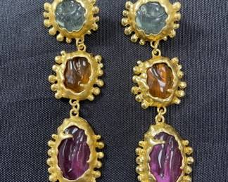 Lot # : 415v - Gold-tone abstract earrings
