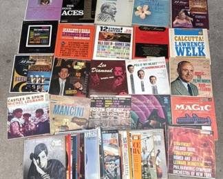 Lot # : 359z - Large group of vintage vinyl records
