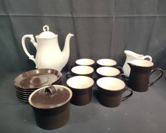 Lot # : 365 - Group of Mikasa StudioKraft tea cups, saucers,
