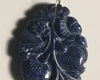 Lot # : 48 - Chinese carved lapis pendant
