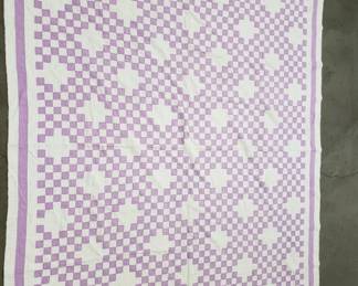 Lot # : 147 - Vintage patchwork quilt
