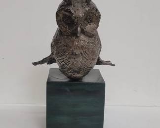 Lot # : 450 - Silver coated owl on a composite base
