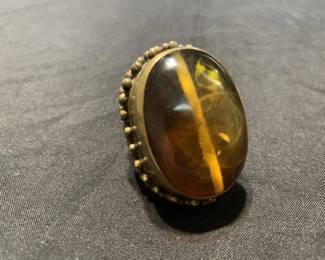 Lot # : 65f - Vintage Tibetan statement saddle ring
