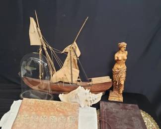 Lot # : 381 - Box of miscellaneous items
