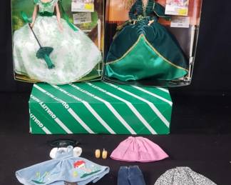 Lot # : 428 - Pair of 12" Barbie dolls (unused) - Scarlett BBQ
