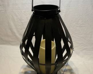 Lot # : 362f - Metal lantern with battery operated LED
