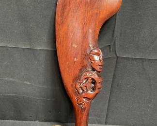 Lot # : 278 - Carved Maori fighting club
