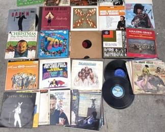 Lot # : 358z - Large group of vintage vinyl records in box
