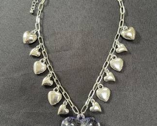 Lot # : 435v - Hearts charm necklace
