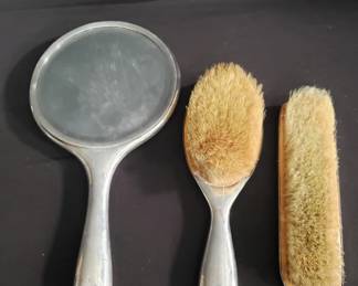 Lot # : 50 - 3 piece silver plated vanity set
