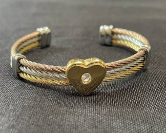 Lot # : 429v - Stainless steel wire heart bracelet
