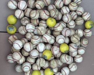 Lot # : 452z - Large group of baseballs with 3 bags
