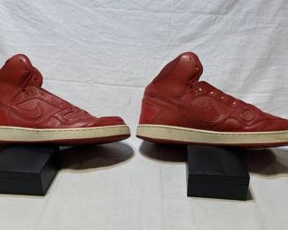 Lot # : 262f - Nike Force 2014 high top
