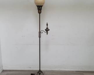 Lot # : 61 - Vintage metal floor lamp with glass shade

