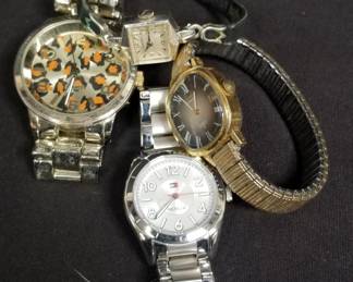 Lot # : 409 - Group of wrist watches
