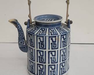 Lot # : 231 - Porcelain blue and white tea pot made in Thailand
