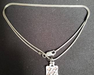 Lot # : 76 - Sterling silver necklace and pendant

