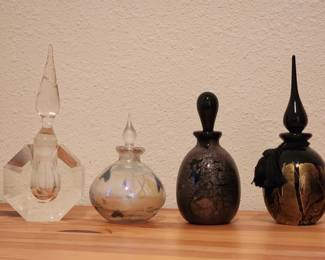 Lot # : 434d - Vintage glass perfume bottles & stoppers
