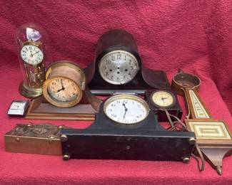 Lot # : 341z - Group of 10 clocks, as is
