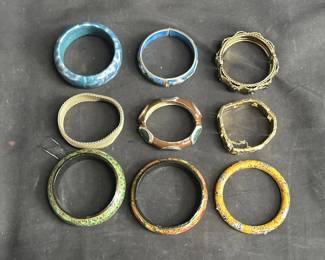 Lot # : 369 - Group of costume jewelry bracelets
