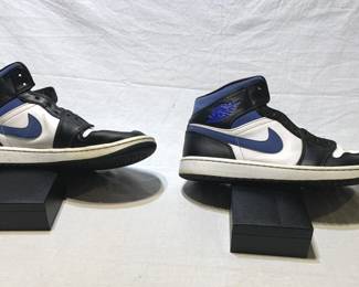 Lot # : 261f - Nike Air Jordan 1 retro 2021 high top basketball

