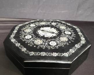 Lot # : 52 - Vintage lacquered Asian box w/mother-of-pearl
