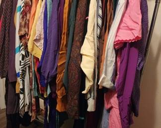 Lot # : 388d - 51pc ladies vintage clothes lot, various sizes
