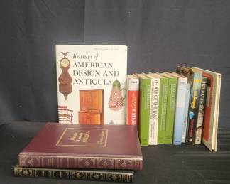 Lot # : 321 - Group of books
