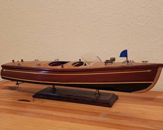 Lot # : 451d - Vintage wood boat desktop display model
