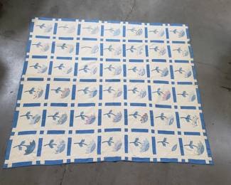 Lot # : 111 - Vintage floral quilt
