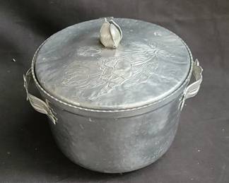 Lot # : 107 - Hand hammered aluminum ice bucket
