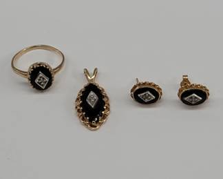 Lot # : 37 - 14k gold, diamond and onyx jewelry set
