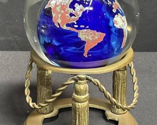 Lot # : 276 - Signed vintage Lundberg Studios art glass globe
