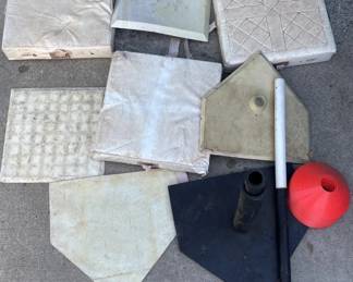 Lot # : 462z - Group of 7 baseball bases & batting tee
