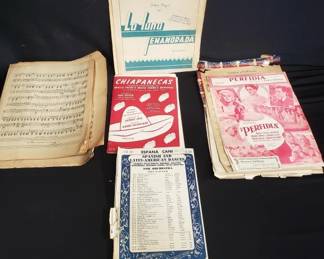 Lot # : 424 - Box of antique sheet music
