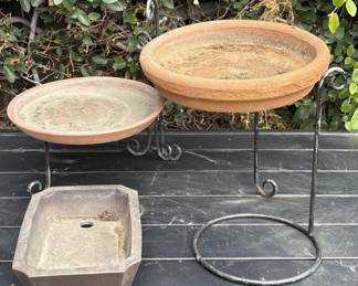 Lot # : 329z - Vintage metal plant stand & terracotta plant saucers
