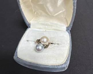 Lot # : 377k - 14k gold ring with pearls

