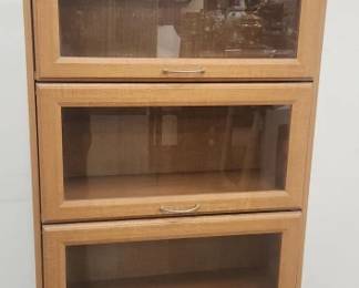 Lot # : 128 - Lawyer's bookcase, 4-shelf
