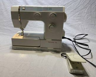 Lot # : 320f - Bernette 730 sewing machine with soft case,
