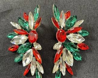 Lot # : 468v - Ornate rhinestone earrings
