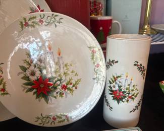 Vintage poinsettia platter & vase