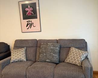 Electric reclining couch