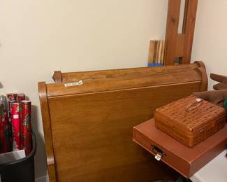 Twin Sleigh Bed