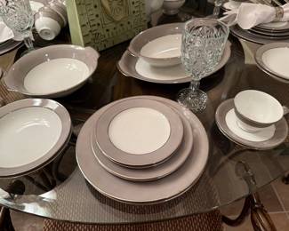 Latina by Sango Japan - Service for 8 plus serving pieces. 