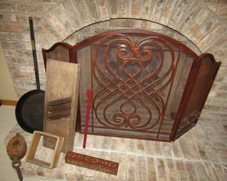 Cast iron fireplace screen